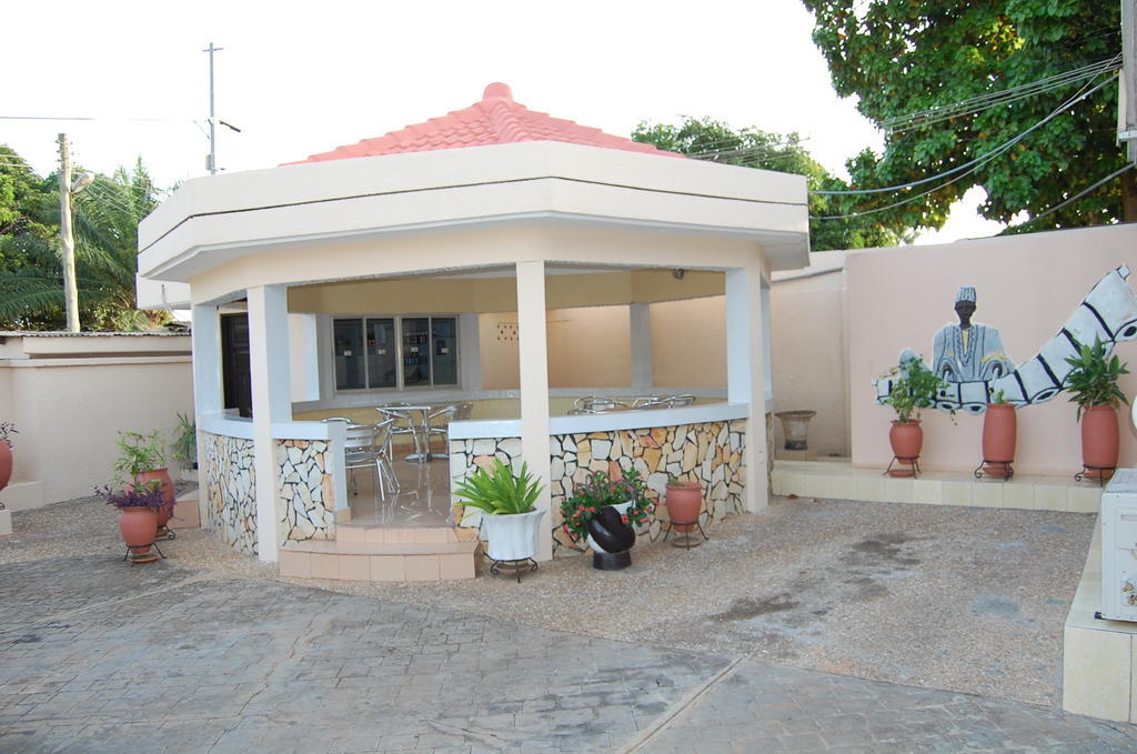 Global Summer Hotel Accra Exterior photo